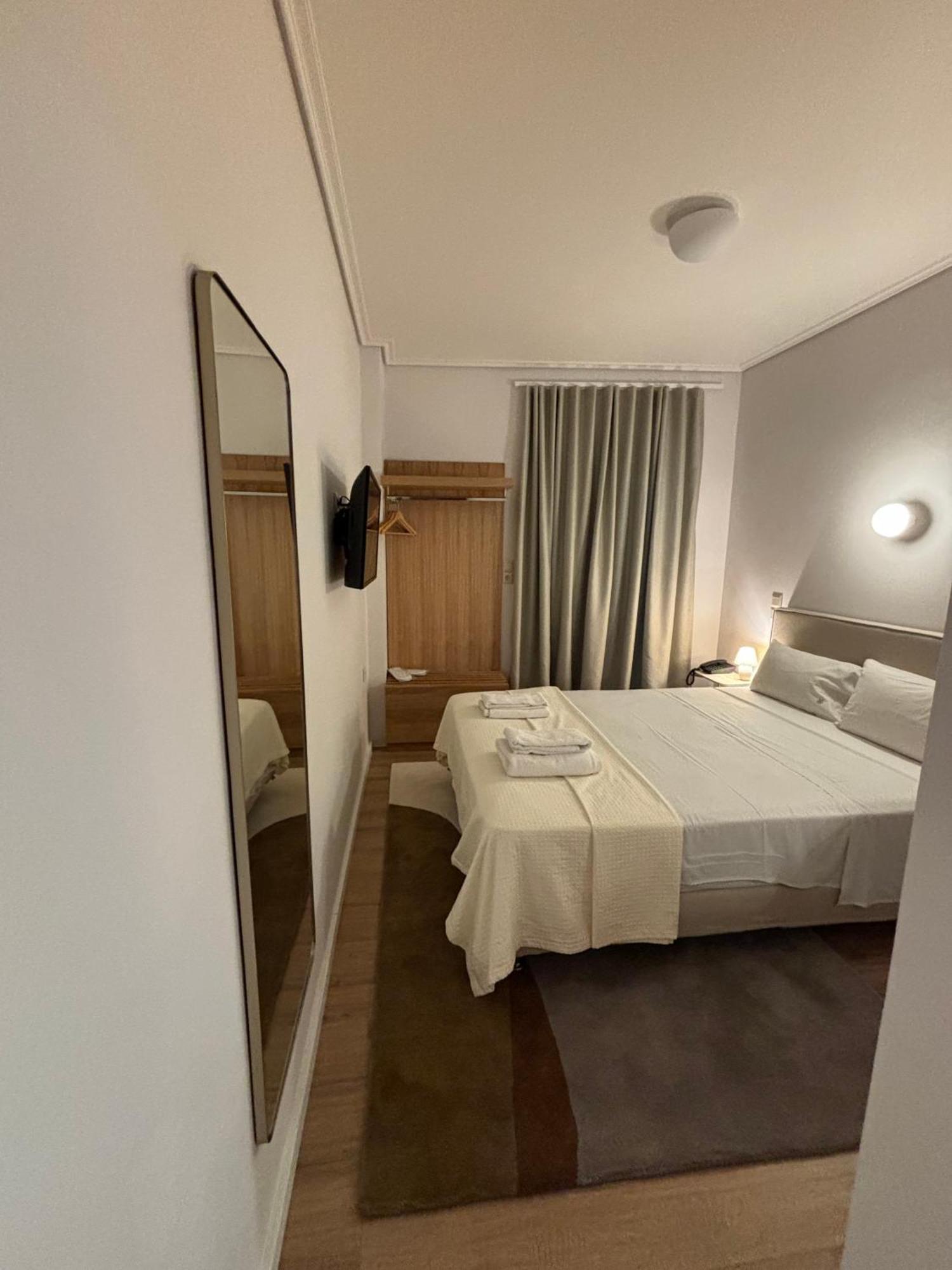 Hotel Maroussi Атина Стая снимка