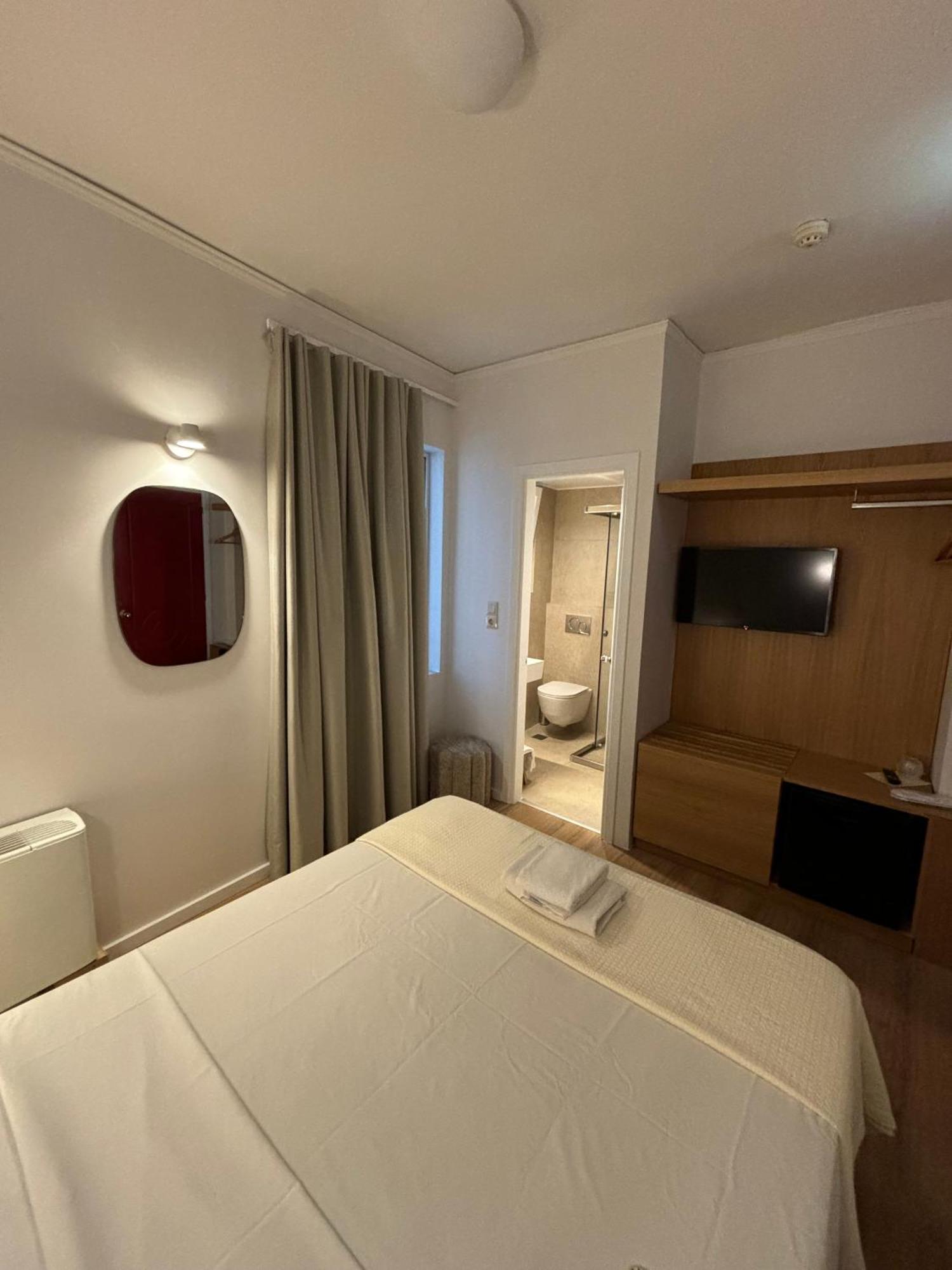 Hotel Maroussi Атина Стая снимка